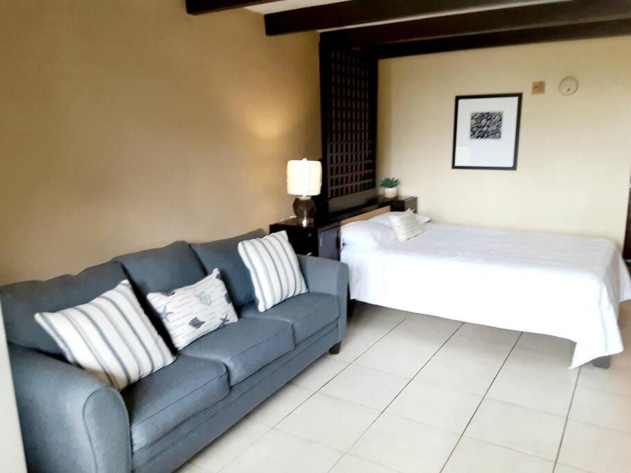 Beautiful One Bedroom Resort-Style Studio With Pool And Beach Access Ruskin Exteriér fotografie